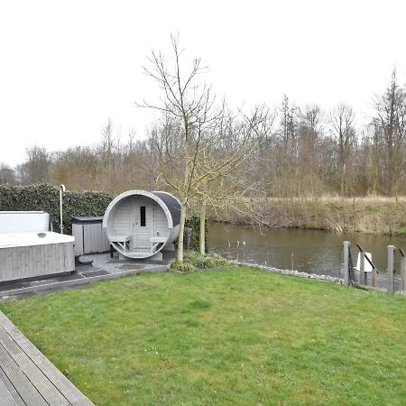 Modern Villa In Harderwijk With Sauna And Jacuzzi 外观 照片